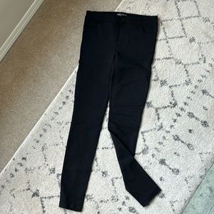 VINCE black pants with detail. Size 4